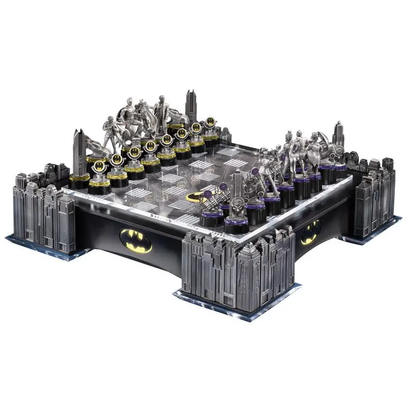 Batman Gotham Cityscape Chess Set With Led Light-Up Board By The Noble Collection 1