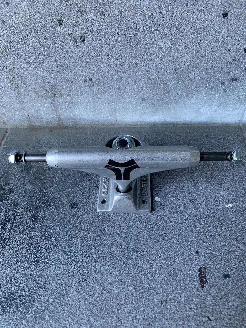 Destructo D1 5.25” Silver 1