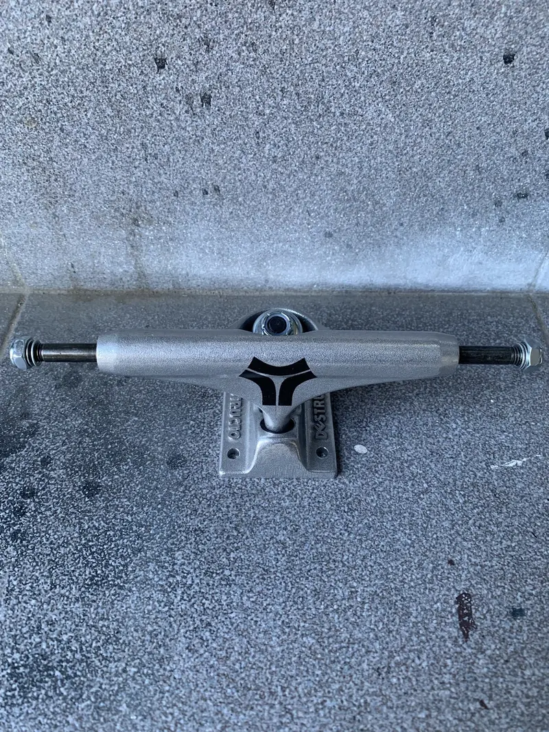 Destructo D1 5.75” Silver 1