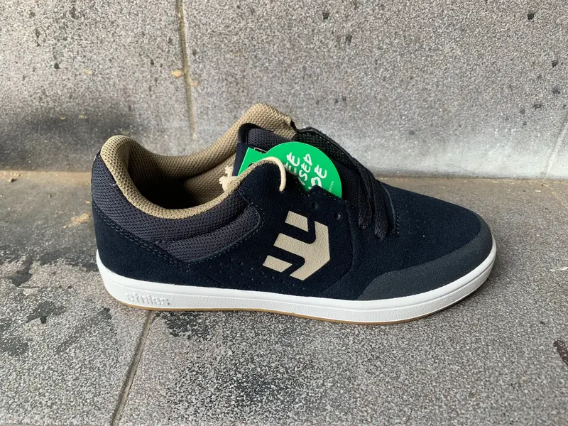 Etnies Marana Navy Tan Youth 1