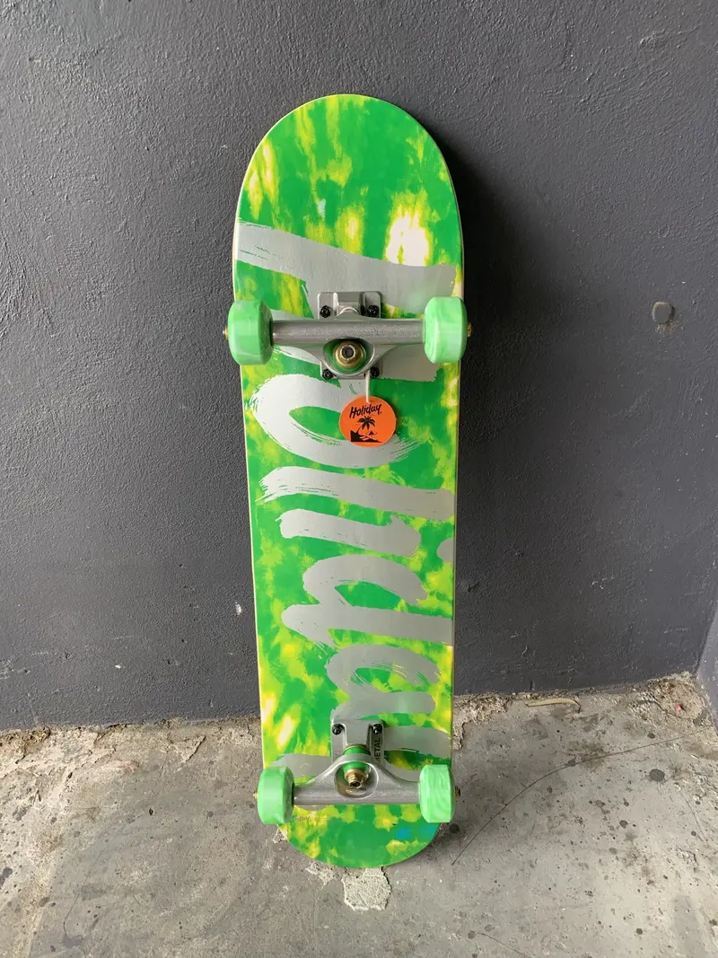 Holiday Complete Safety Green 8.25” 1
