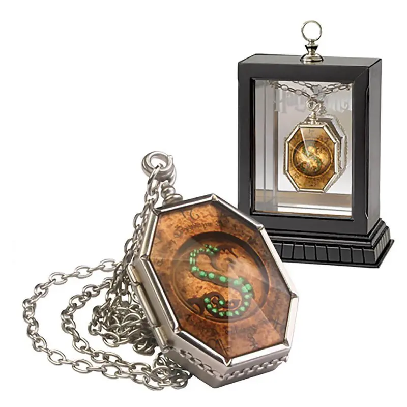 Horcrux Locket By The Noble Collection 1