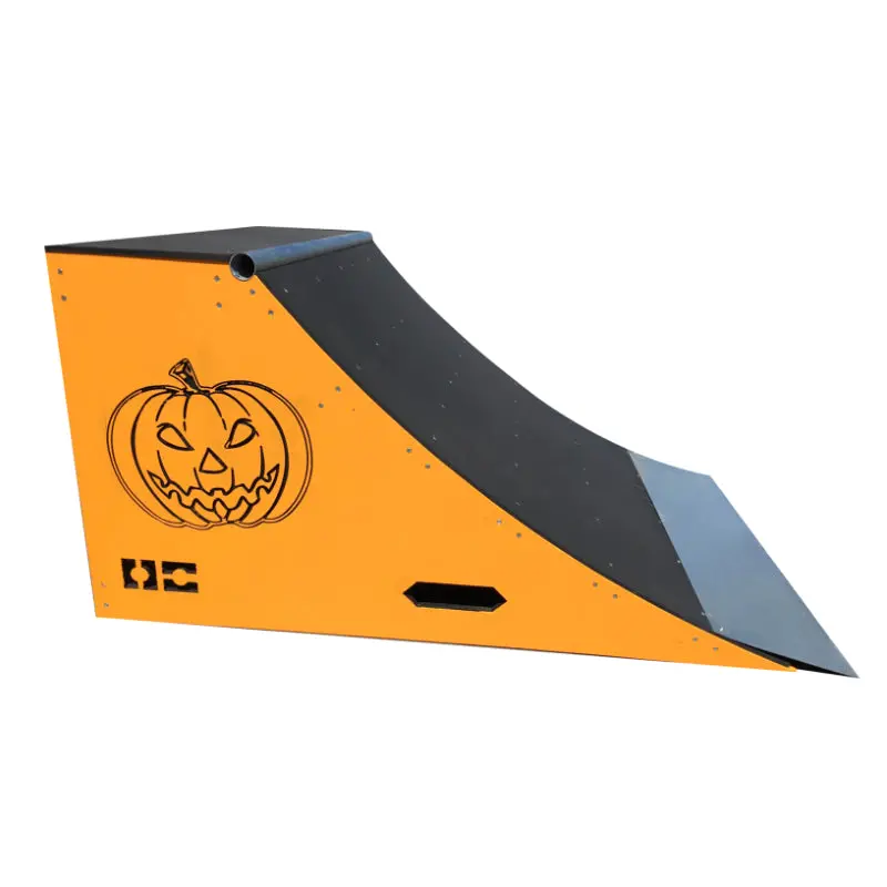 Jack-O Quarterpipe 1