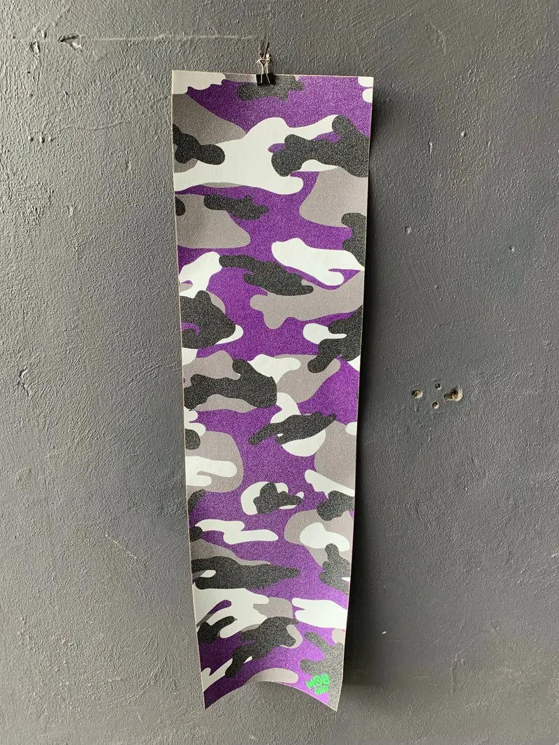 Mob Camo Purple Grip 1