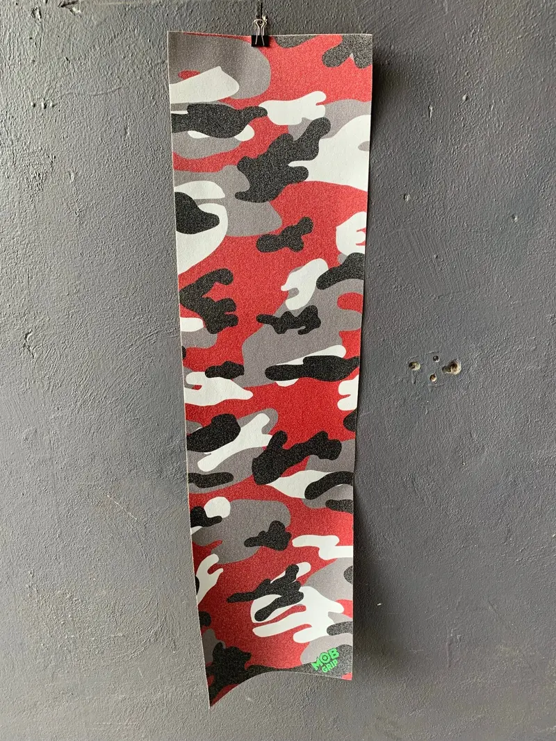 Mob Camo Red Grip 1