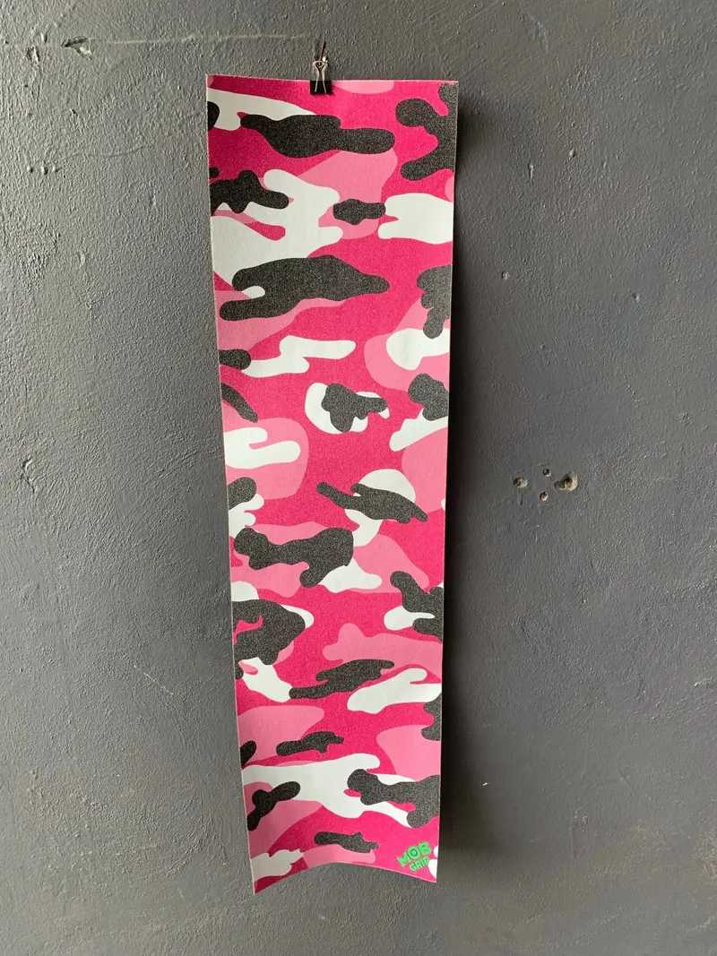 Mob Pink Camo Grip 1