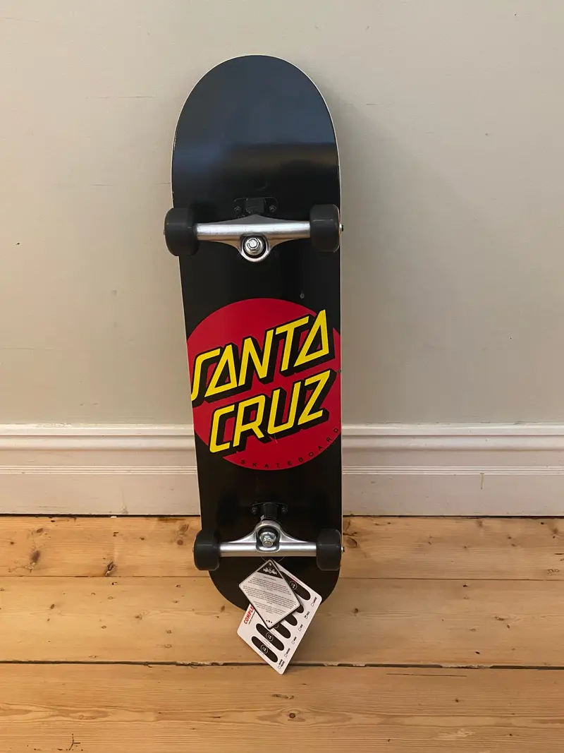 Santa Cruz Classic Dot Complete 8” 1