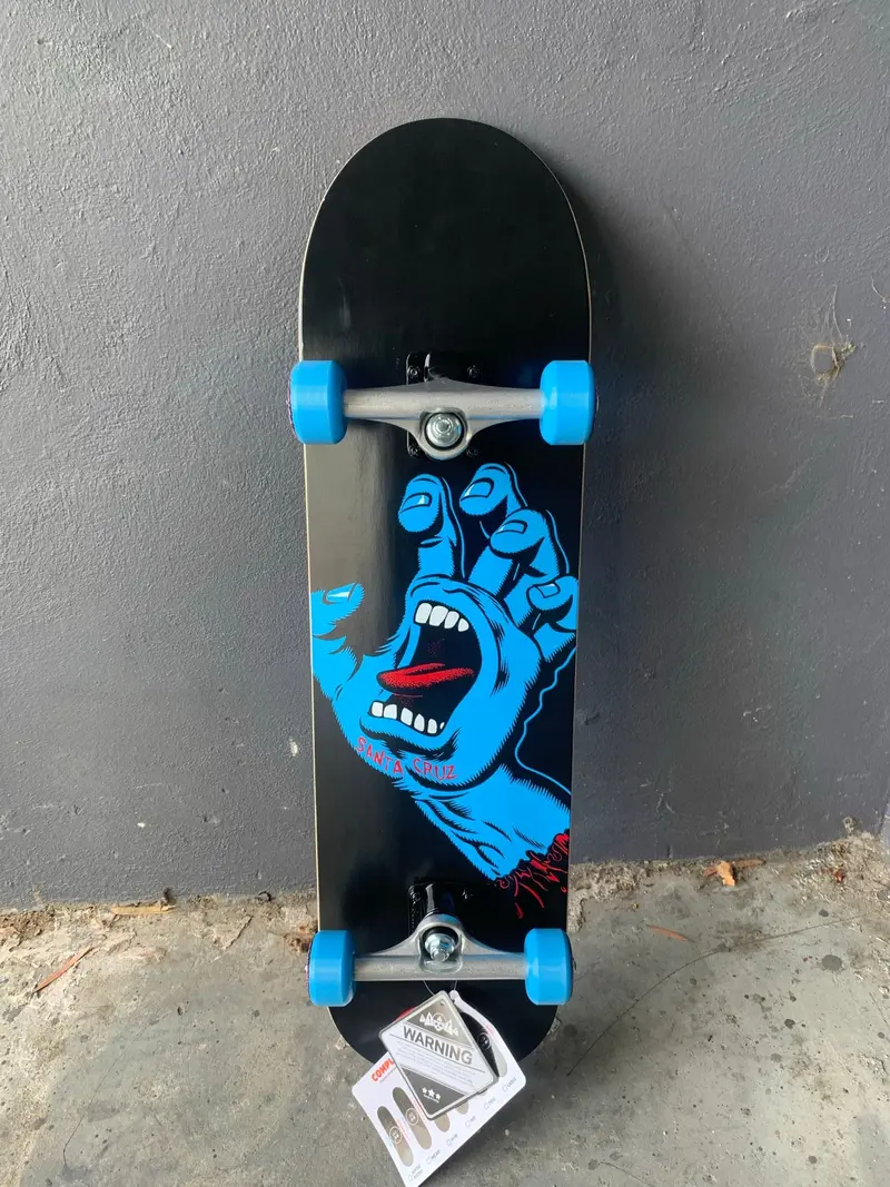 Santa Cruz Screaming Hand Complete 8” 1