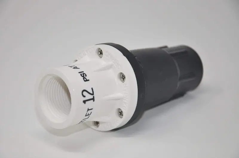 Senninger - 12 Psi Pressure Regulator, 2-20 Gpm, 1'' Fnpt - Pmr12mf4f4fv 1