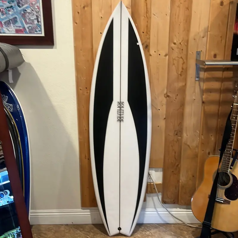 Solitude Surfboards 5'7" (Used) 1