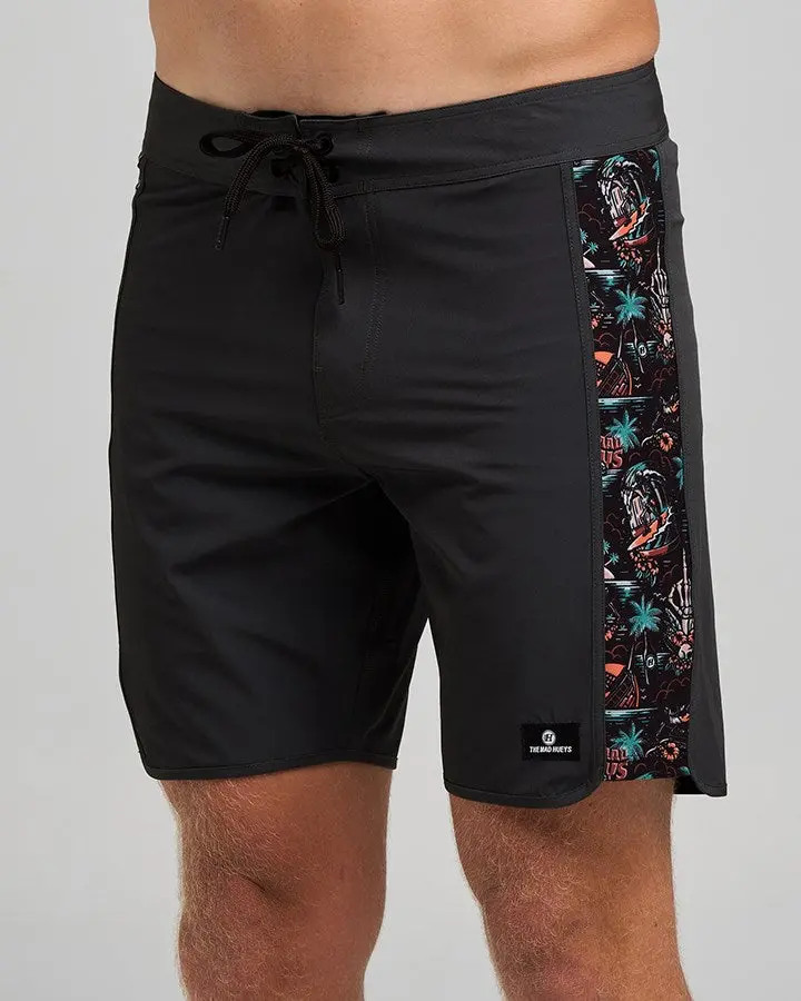 The Mad Hueys She'll Be Right | 18" Boardshort 1