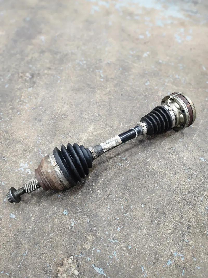 Used Early Style Driver Side Axle For Mk7 Models | 5Qm407271e | 5Q0407271ap 1